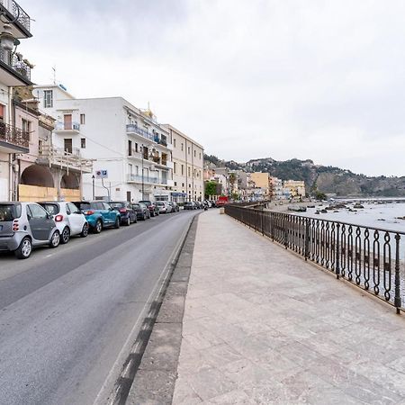 Giardini Naxos Lovely Flat In Front Of The Beach エクステリア 写真